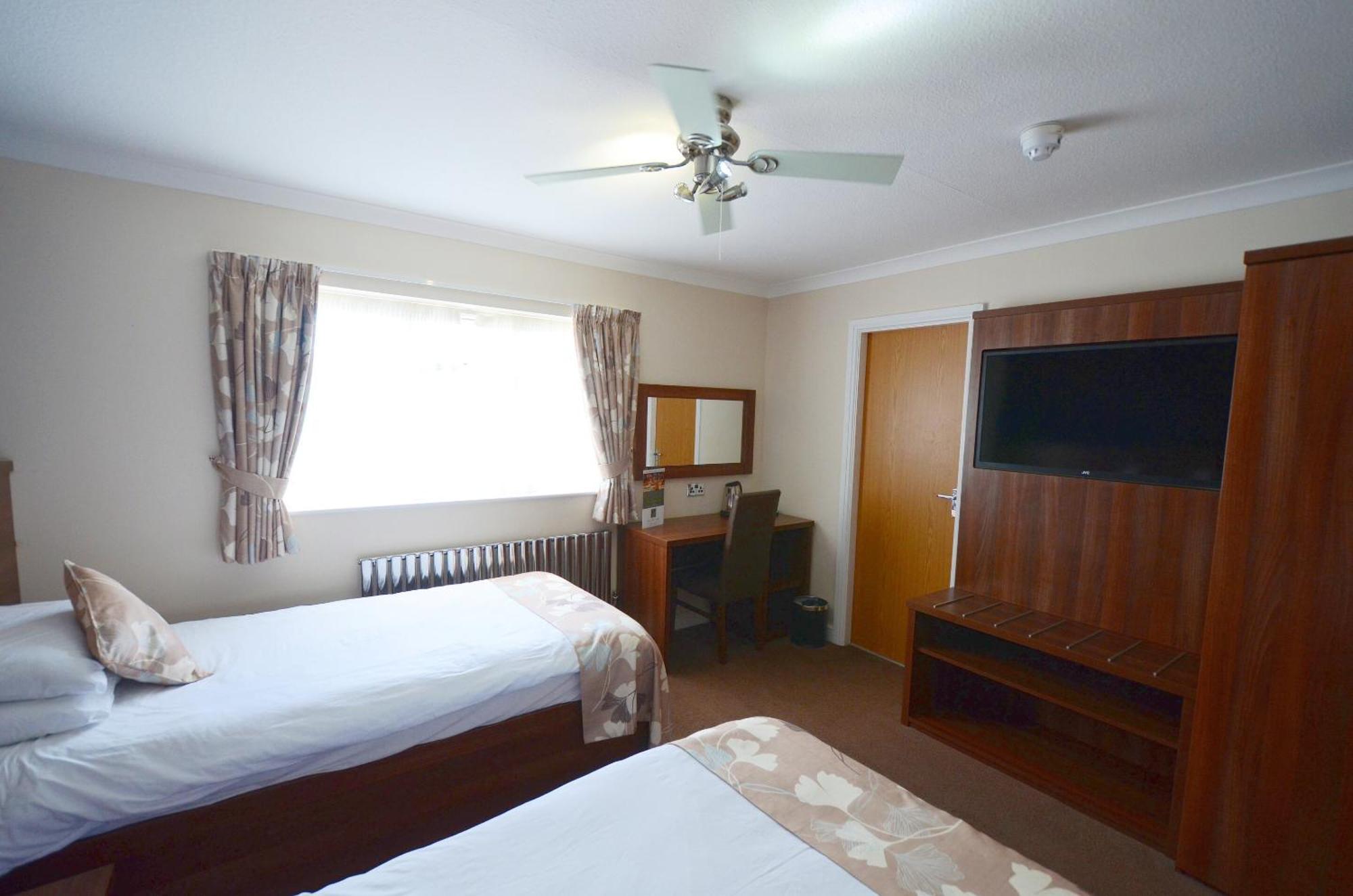 The Harboro Hotel Melton Mowbray Room photo